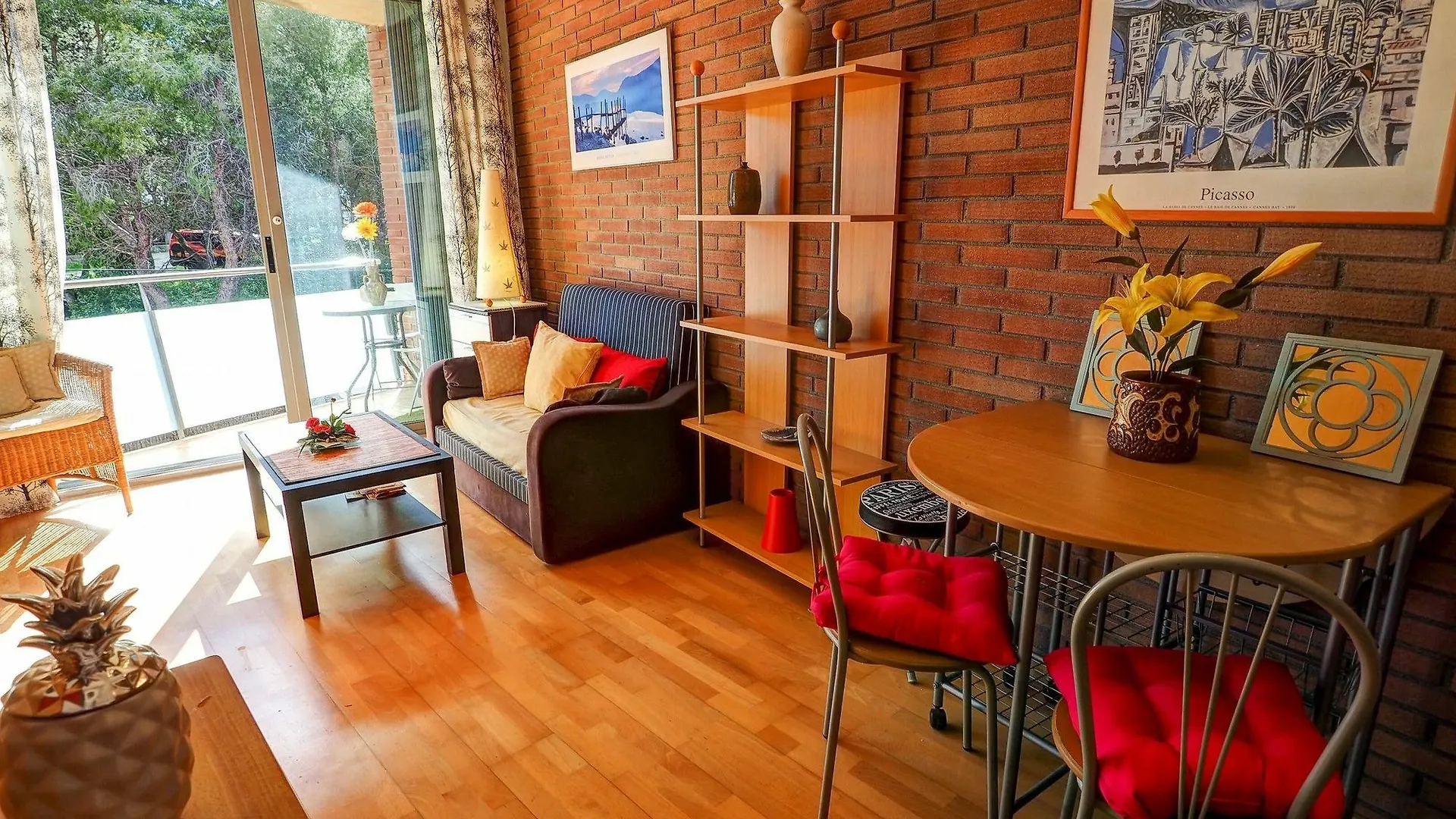 Vallpineda Hills سيدجيس